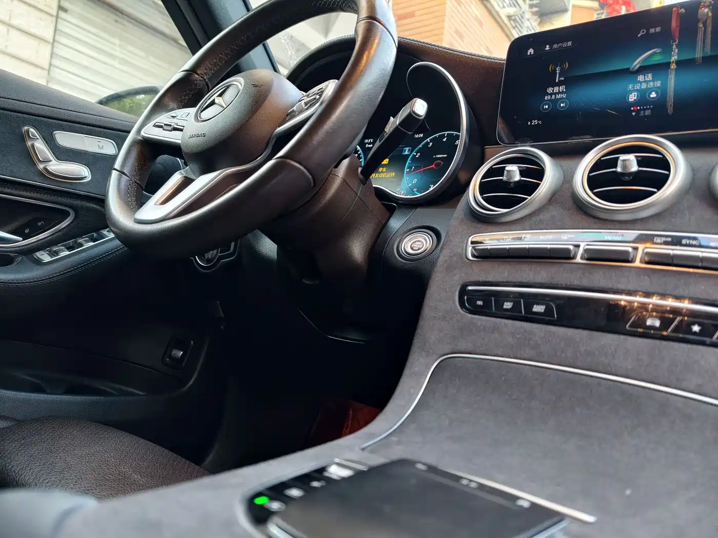 Mercedes-Benz GLC 2020 Facelift GLC 260 L 4MATIC Dynamic фото 17