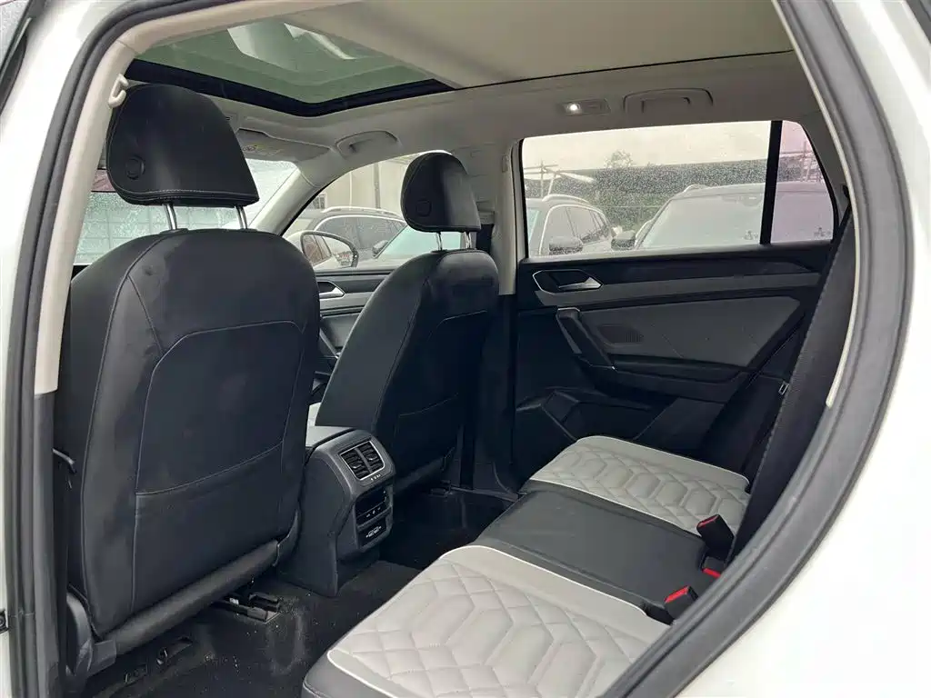 Volkswagen Tayron 2023 280TSI 2WD Luxury Plus Advanced Edition фото 12