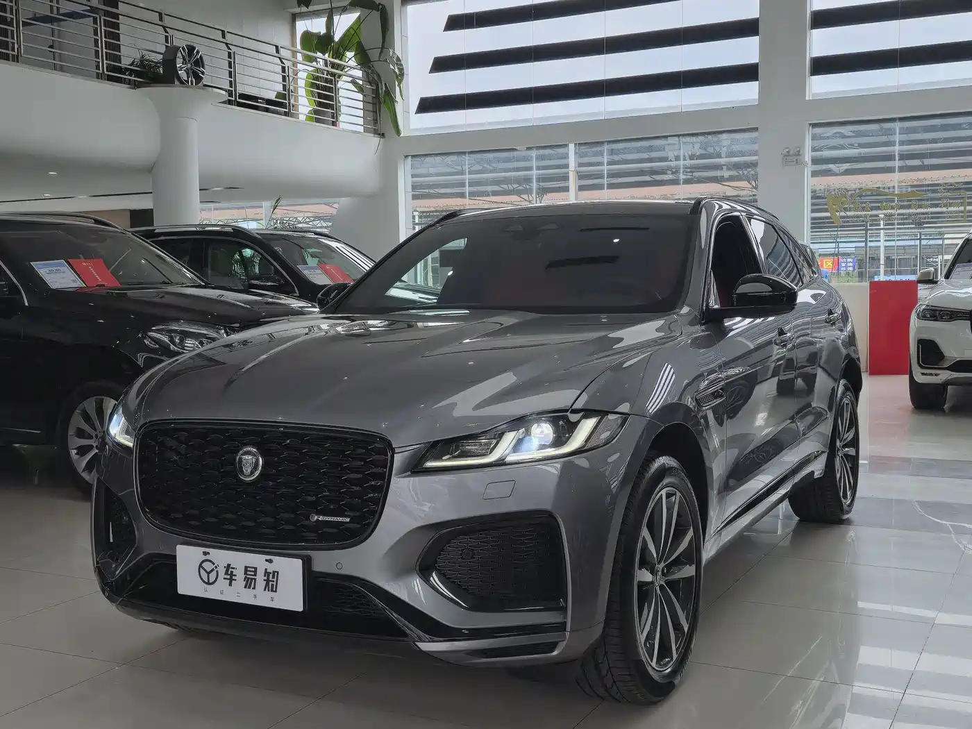 Jaguar F-PACE 2024 P250 R-Dynamic S