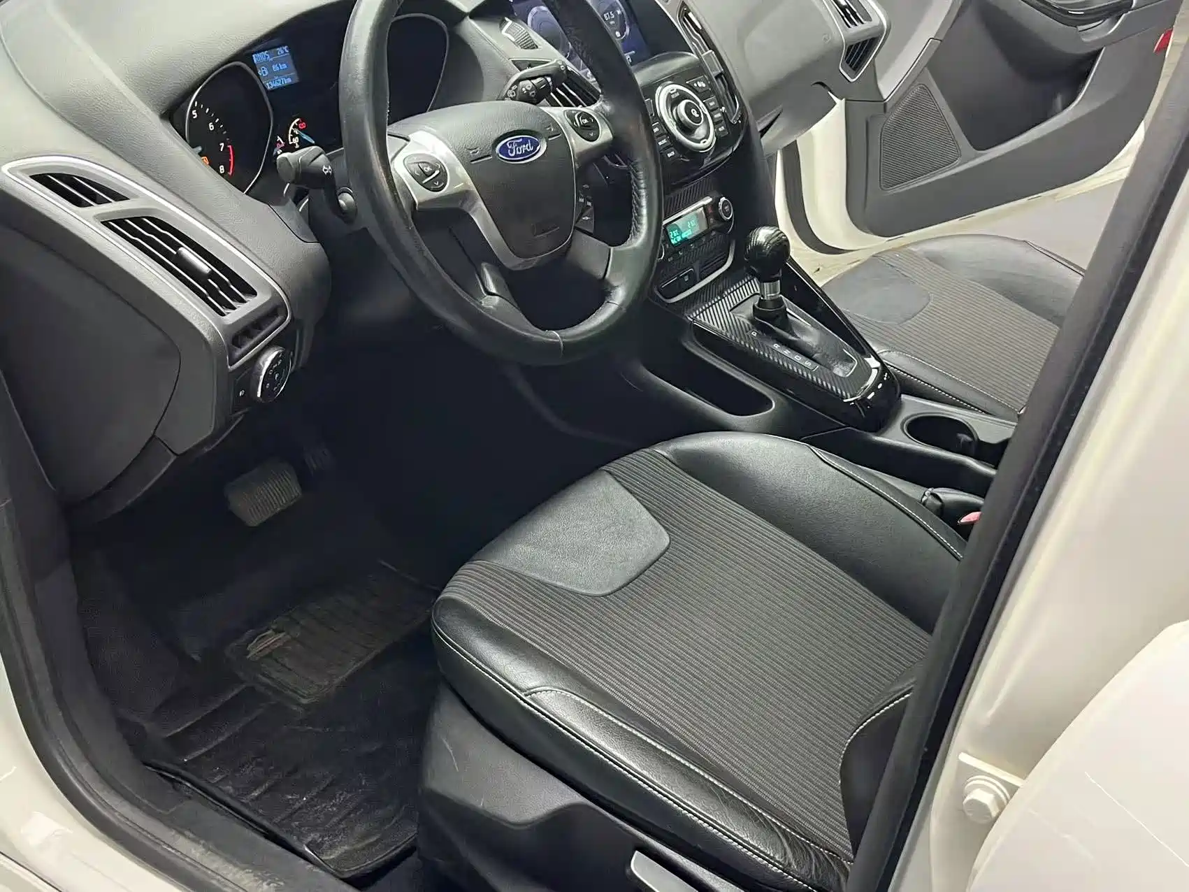 Фото 6 - Ford Focus