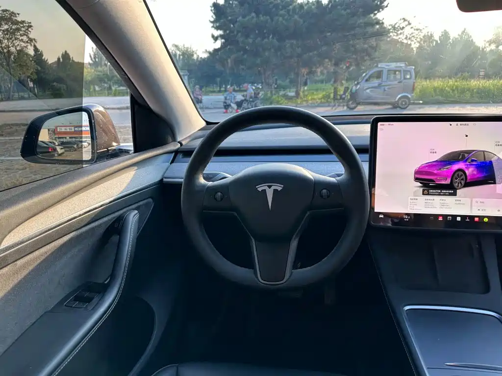 Фото 18 - Tesla Model Y