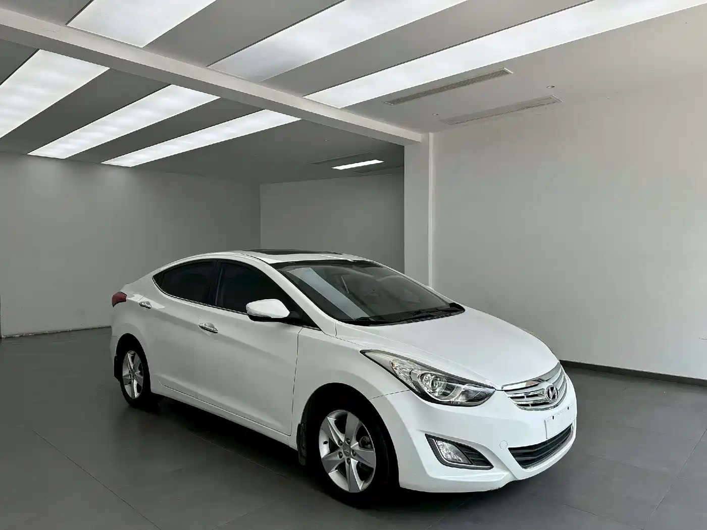 Hyundai Langdong 2013 1.6L Automatic Leading фото 3