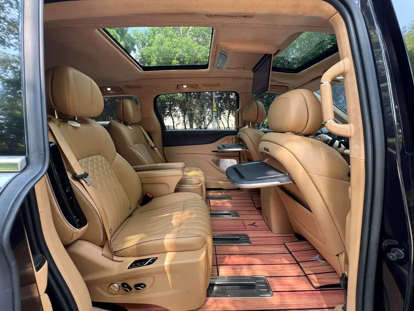 Voyah Auto Voyah Dreamer 2024 PHEV Extended Range Flagship Edition фото 21