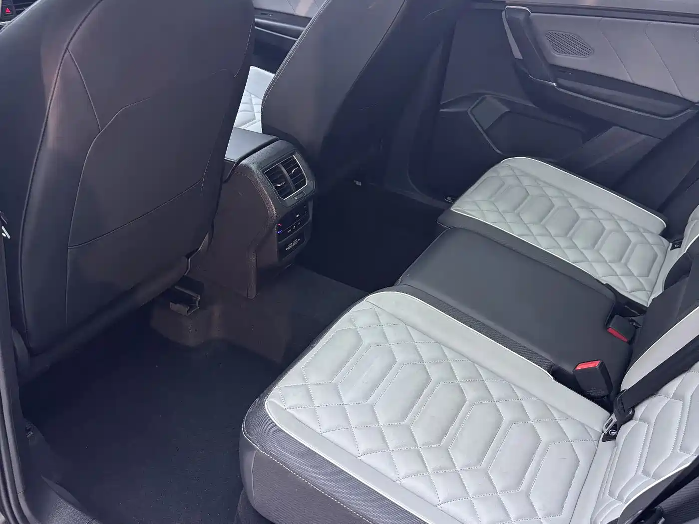 Volkswagen Tayron 2023 280TSI 2WD Luxury Plus Advanced Edition фото 27