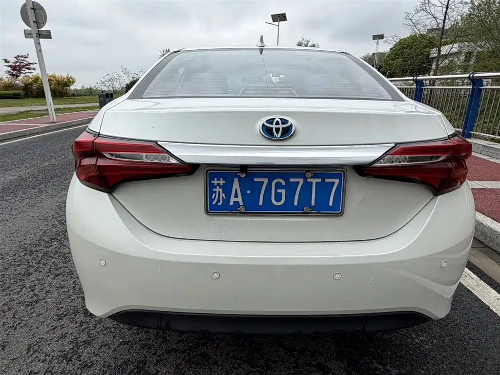Toyota Levin 2016 Hybrid 1.8H GS E-CVT Elite фото 3
