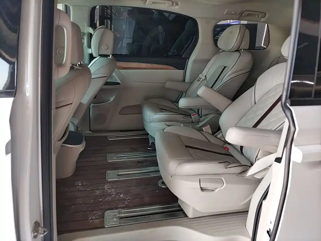 Buick GL8 2018 ES 28T Comfort Type China VI фото 17