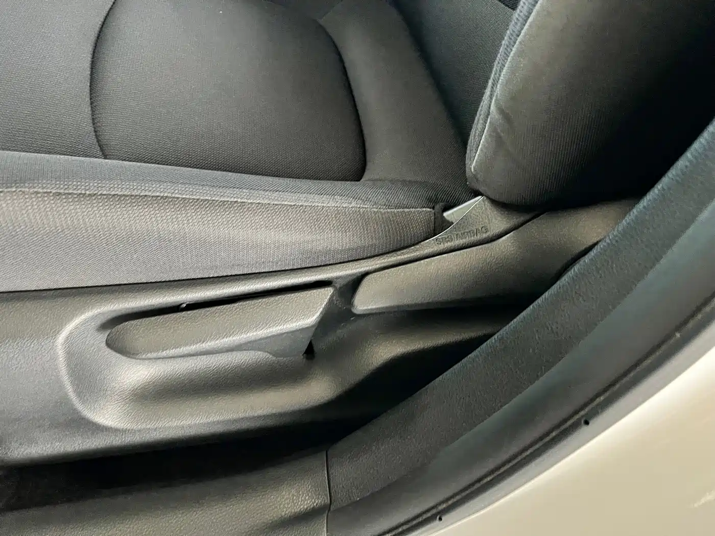 Toyota Corolla 2022 Hybrid 1.8L E-CVT Pioneer Edition фото 18