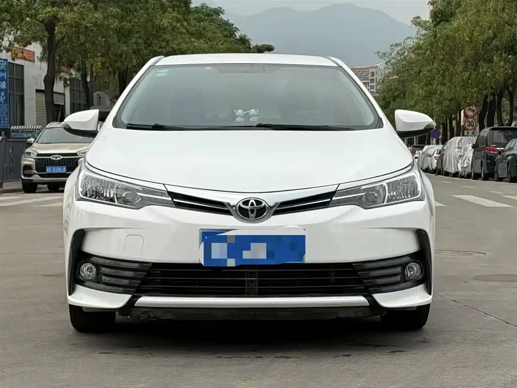 Toyota Corolla 2017 Facelift 1.2T S-CVT GL фото 2