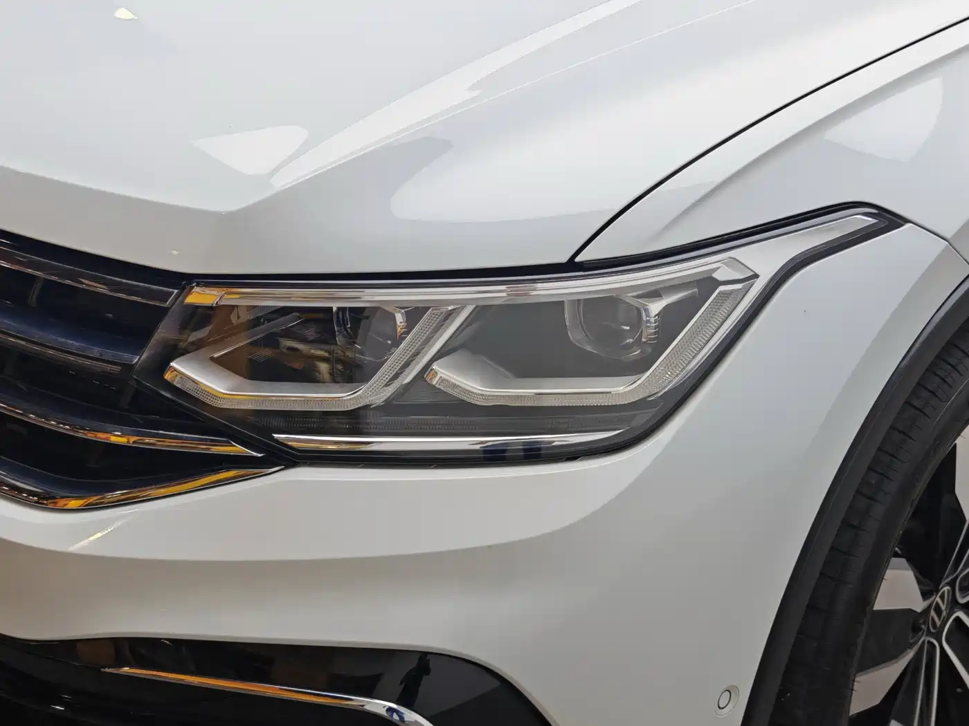 Volkswagen Tiguan L 2023 330TSI Auto 2WD R-Line Flagship Edition фото 8