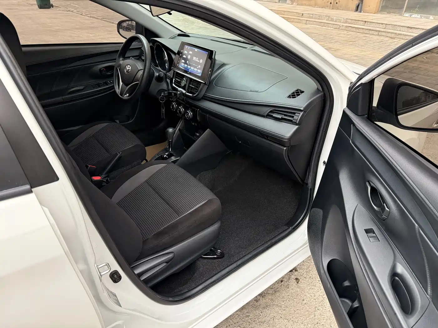 Toyota Vios 2021 1.5L CVT Chuangxing Edition фото 4