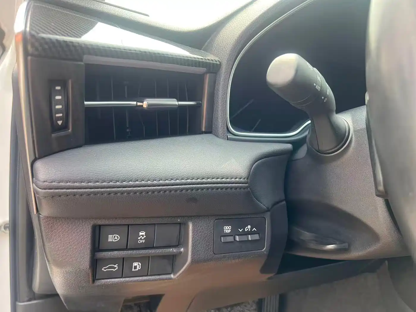 Toyota Avalon 2022 2.5L Luxury Edition фото 9