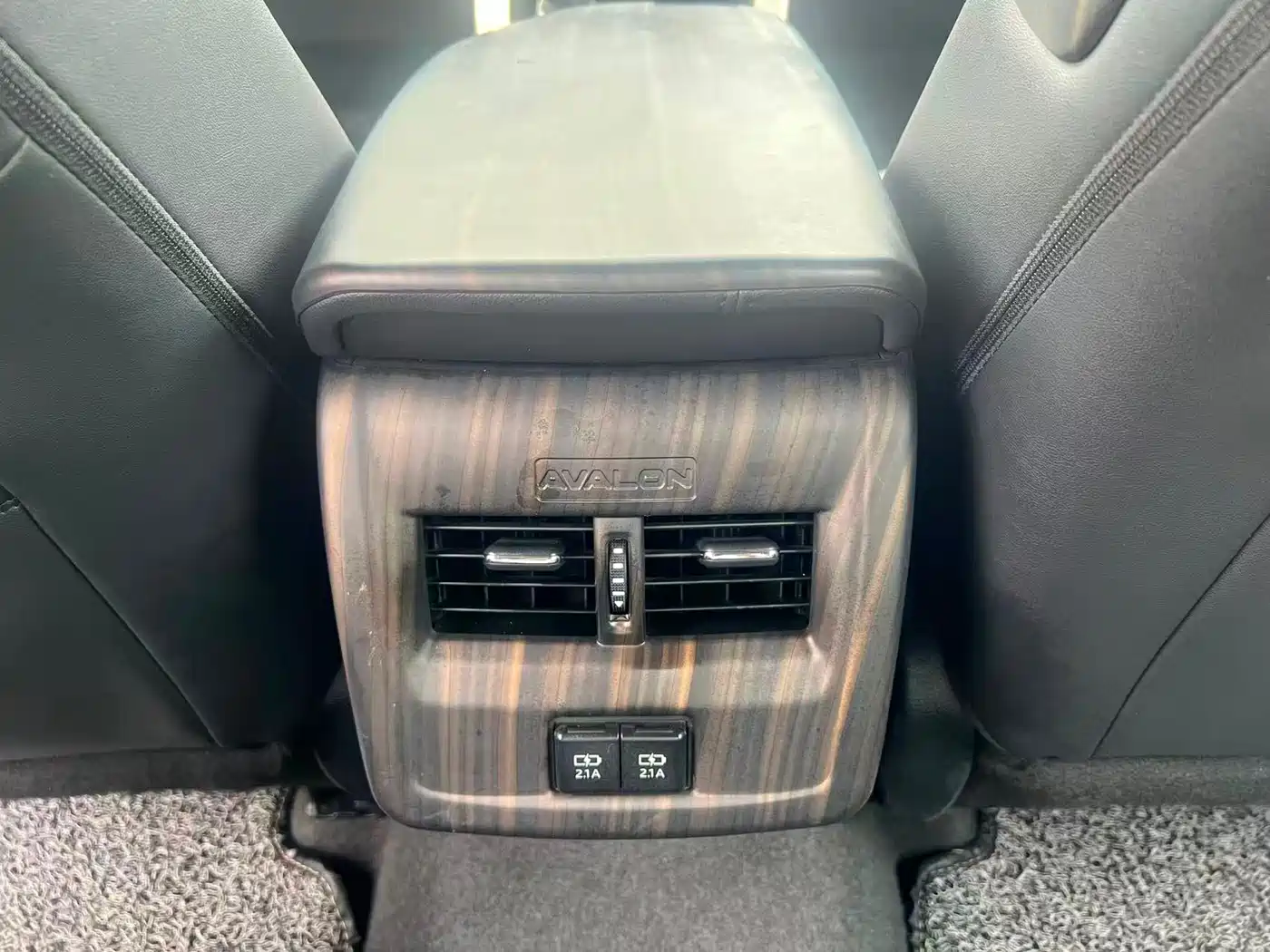 Toyota Avalon 2022 2.5L Luxury Edition фото 13