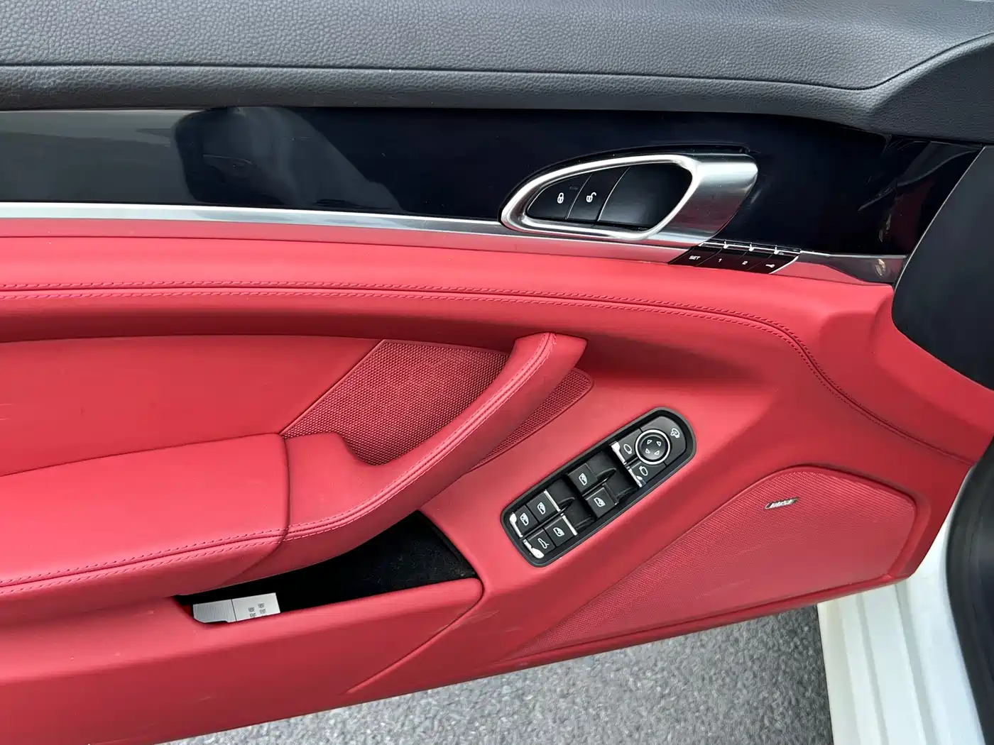 Porsche Panamera 2016 Panamera 4 Edition 3.0T фото 8