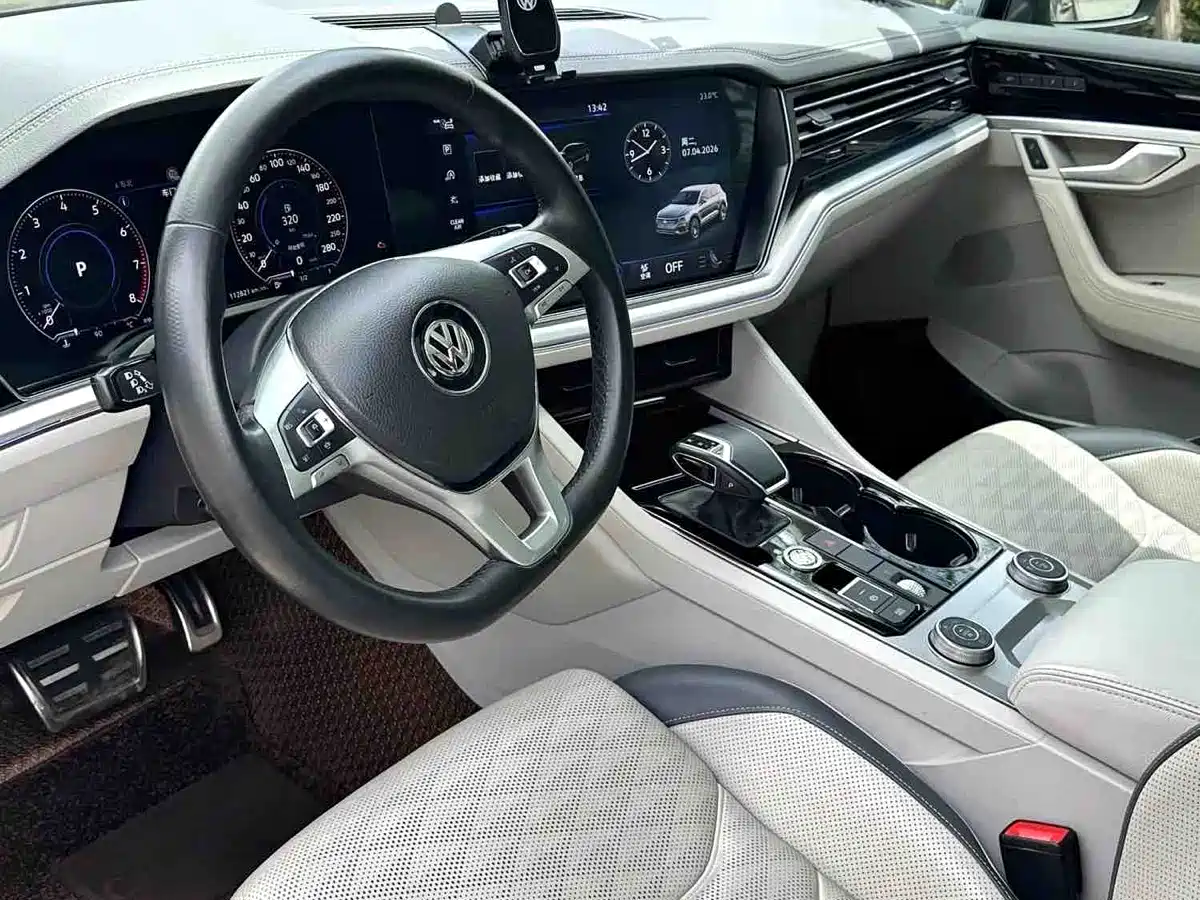 Volkswagen Touareg 2019 3.0TSI Sharp Intelligence Edition China VI фото 4