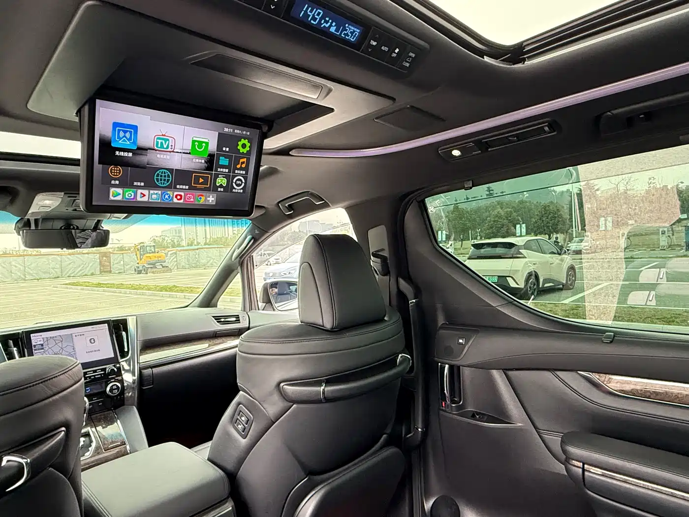 Toyota Vellfire 2021 Crown Hybrid 2.5L HV Premium Edition фото 11