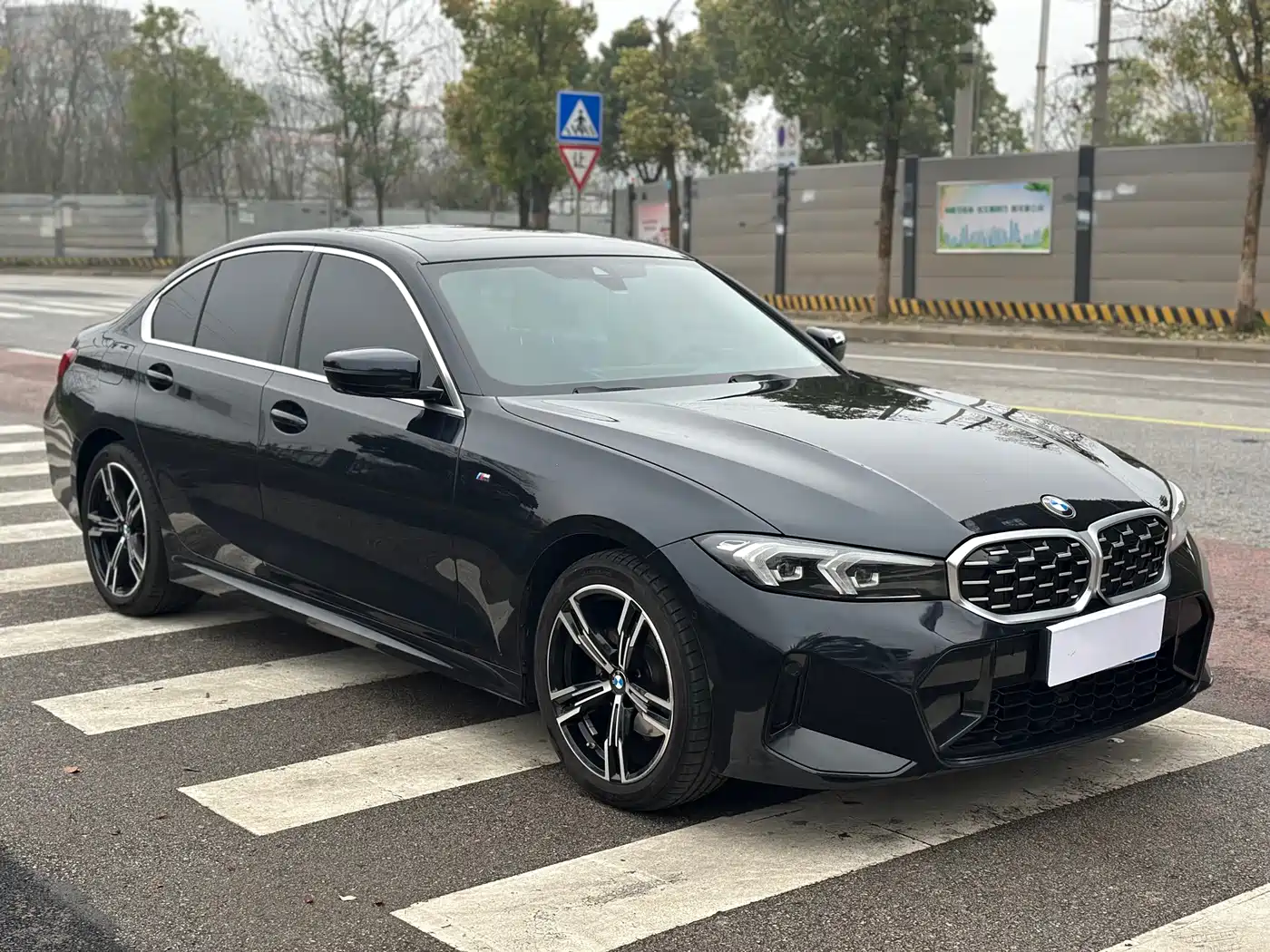 BMW 3 Series 2024 325i M Sport Package фото 3