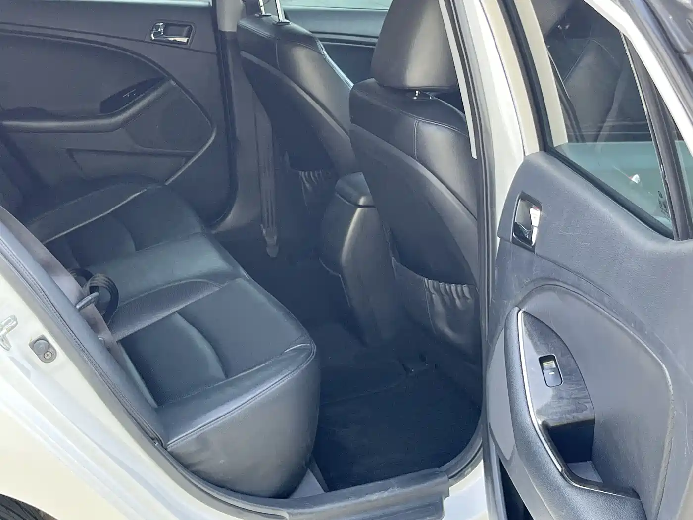 Kia K5 2014 2.0L Automatic LUXURY фото 15