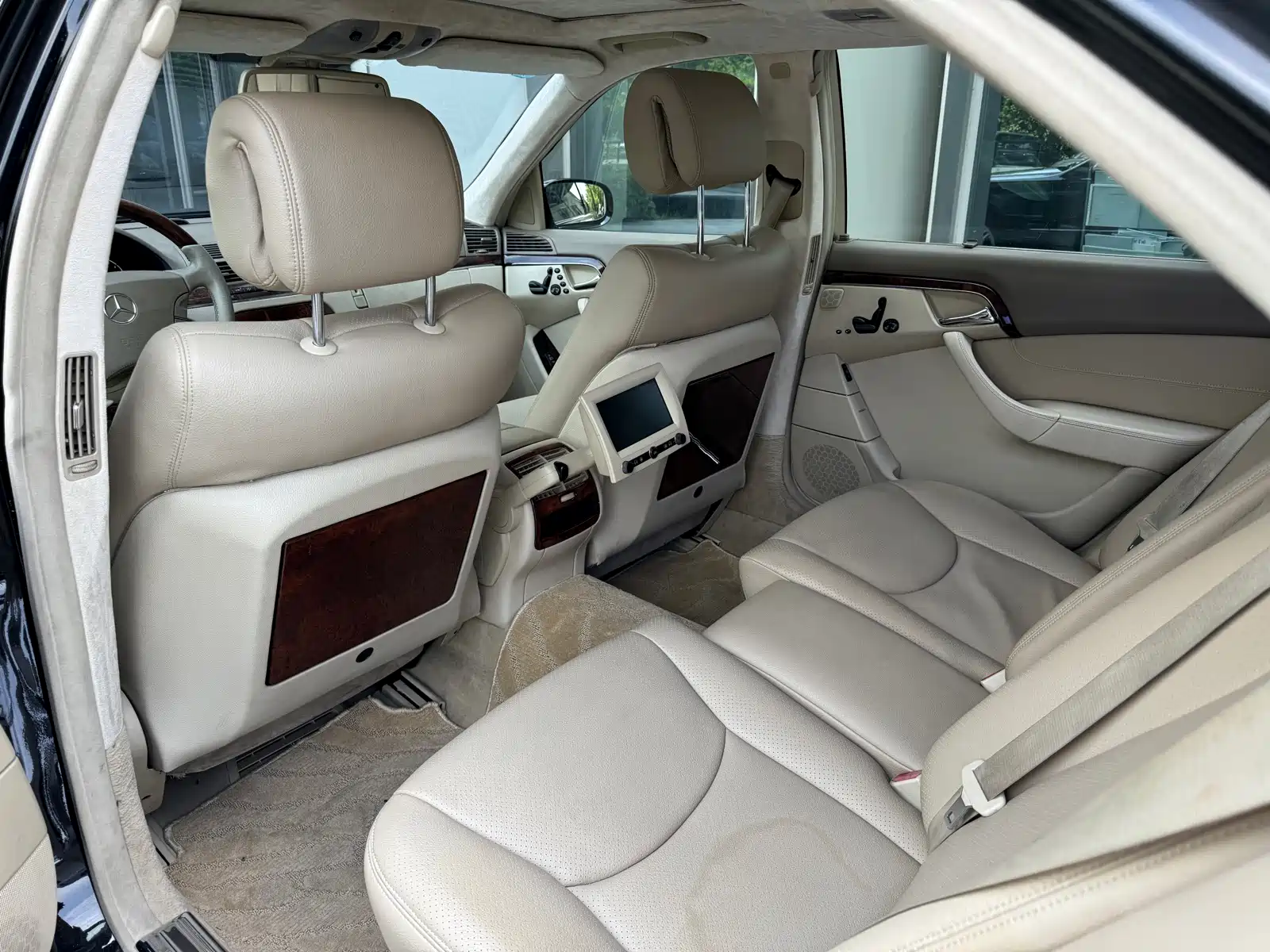 Photo 16 - Mercedes-Benz S-Class