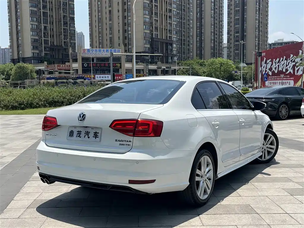 Volkswagen Sagitar 2018 280TSI DSG Spark Edition фото 7