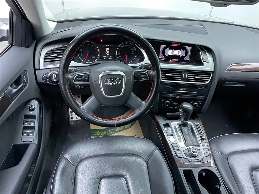 Audi A4L 2012 2.0 TFSI Automatic Technology фото 28