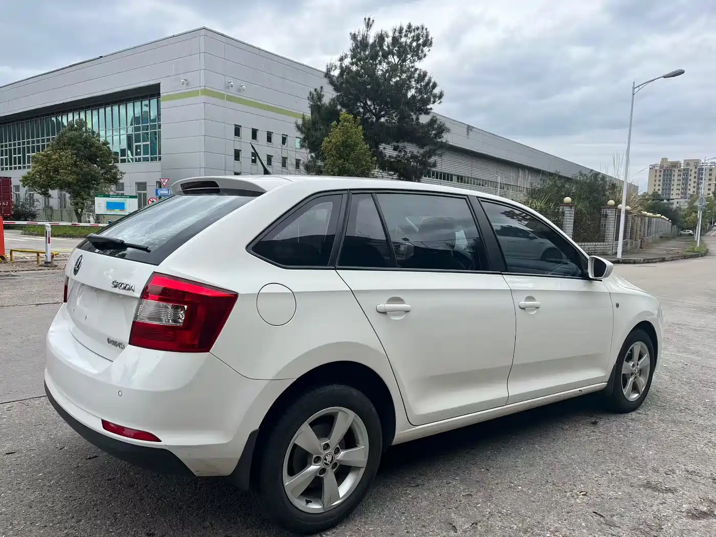 Škoda Skoda Rapid Spaceback 2014 1.6L Automatic乐享版 фото 3