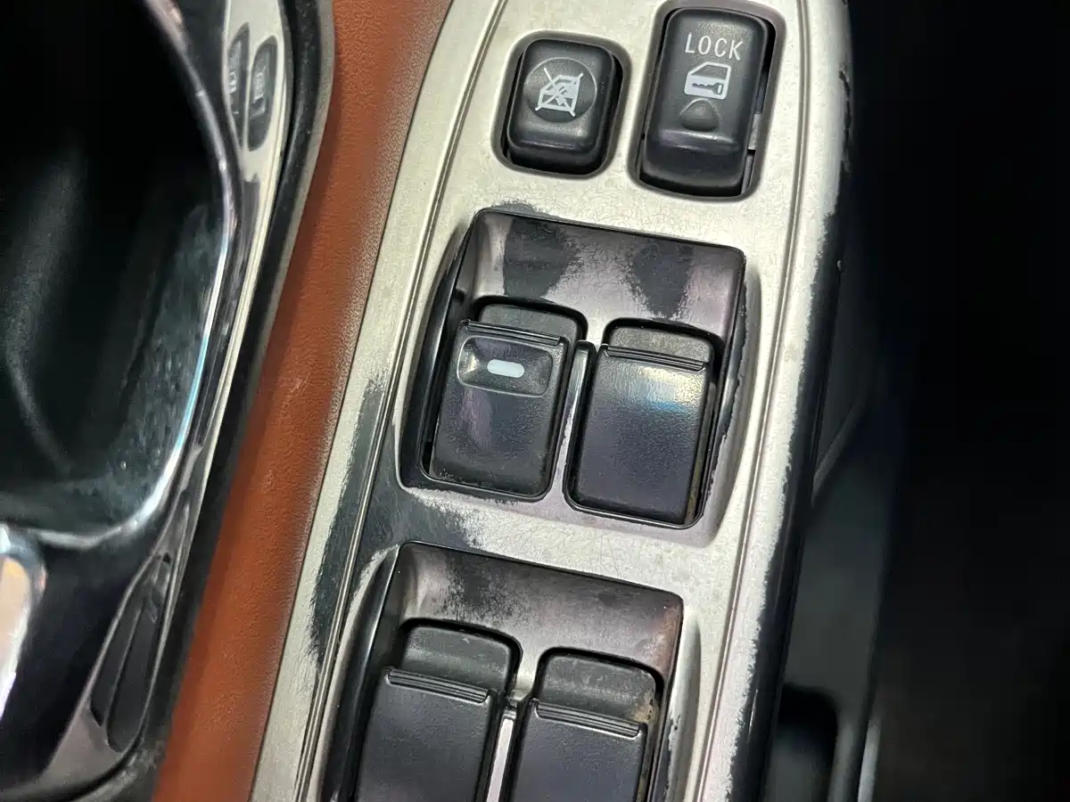 Mitsubishi Pajero (Import) 2018 3.0L Automatic Comfort Version фото 17