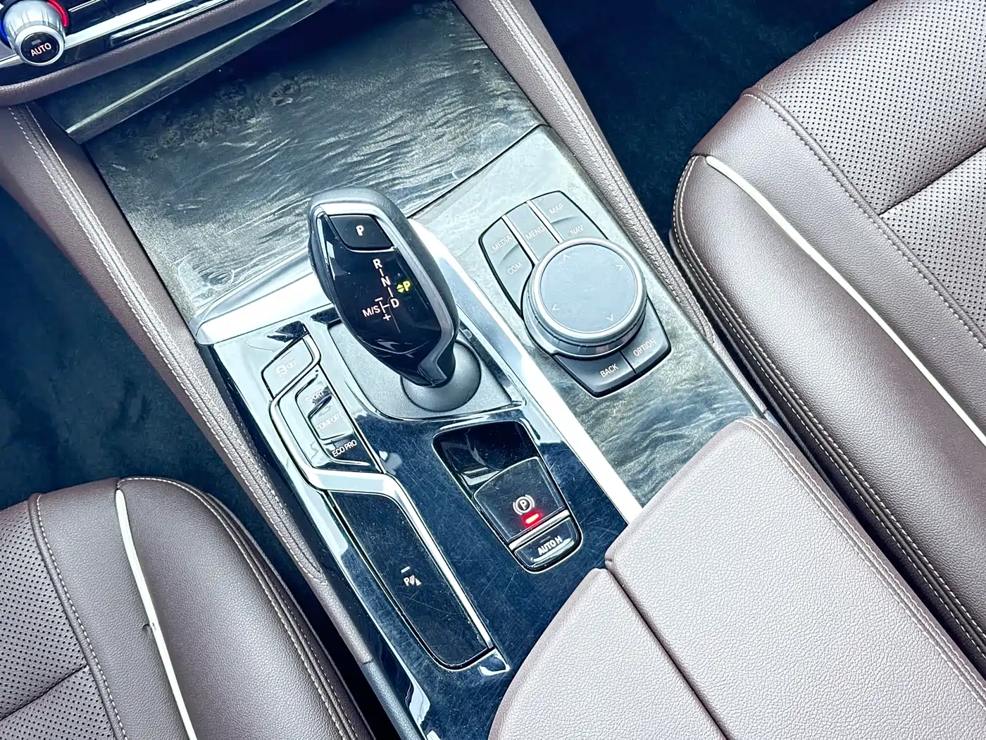 BMW 5 Series 2022 525Li M Sport Package фото 15