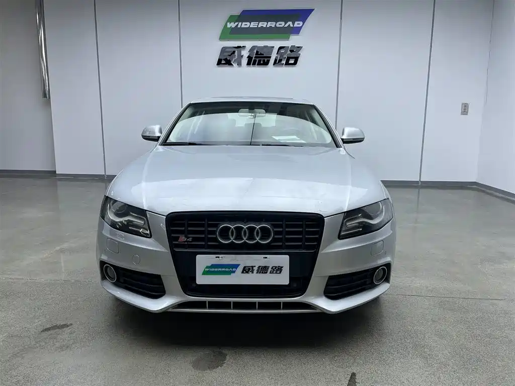 Audi A4L 2012 2.0 TFSI Automatic Technology фото 2