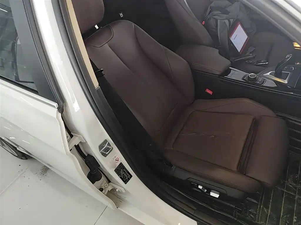 BMW 3 Series 2018 320Li Fashion Style фото 25