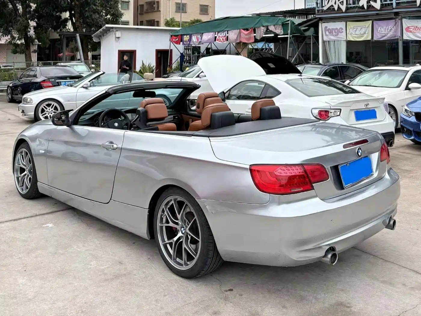 BMW 3 Series (Import) 2011 335i Convertible Coupe фото 2