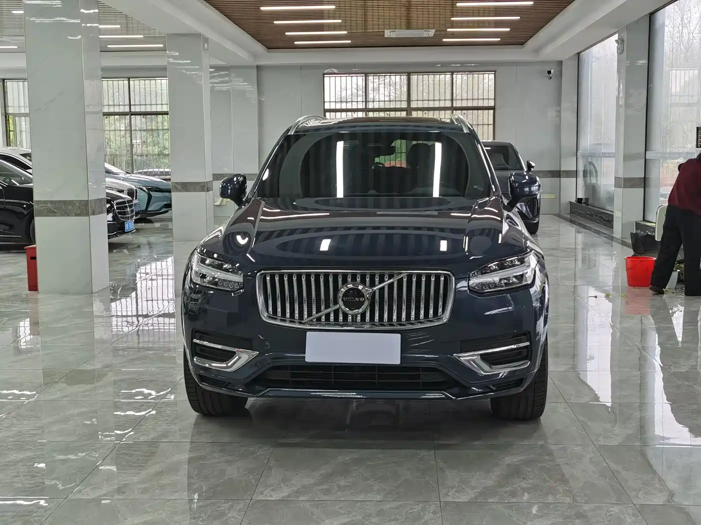VOLVO XC90
