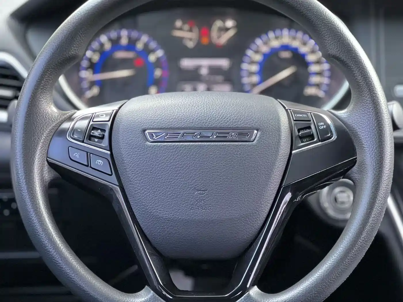 2019 Venucia T90