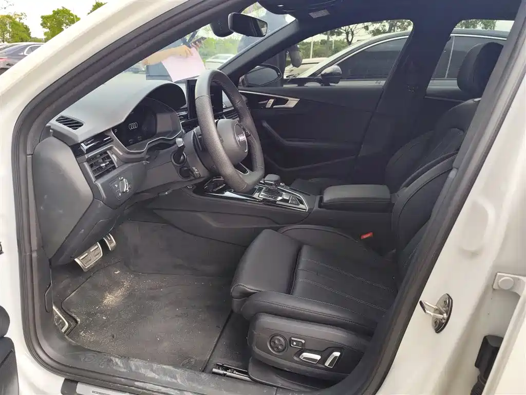 Audi A4L 2025 2024 40 TFSI Luxury Dynamic