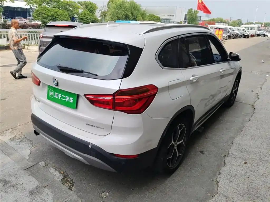 BMW X1 2018 sDrive18Li Premium Model фото 7