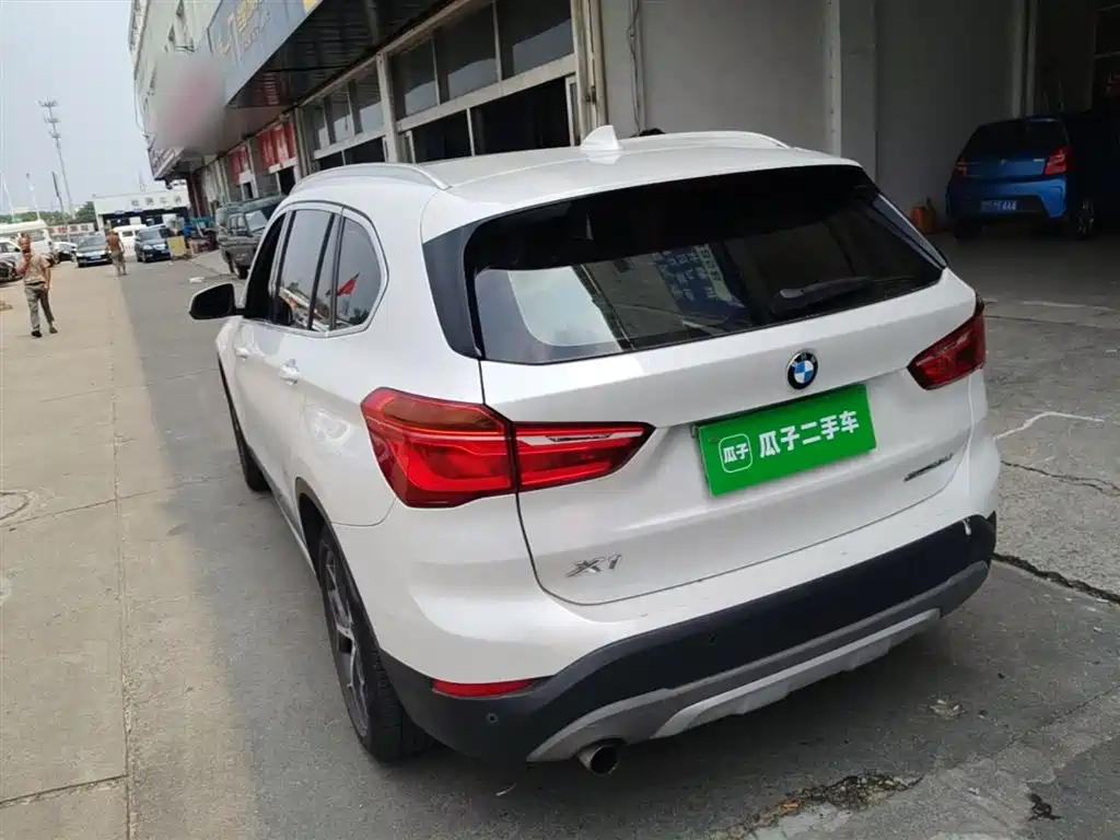 BMW X1 2018 sDrive18Li Premium Model фото 5