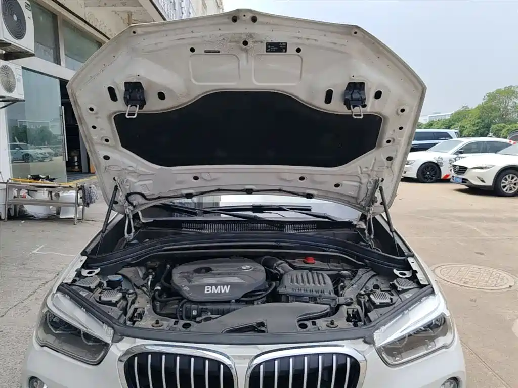 BMW X1 2018 sDrive18Li Premium Model фото 20