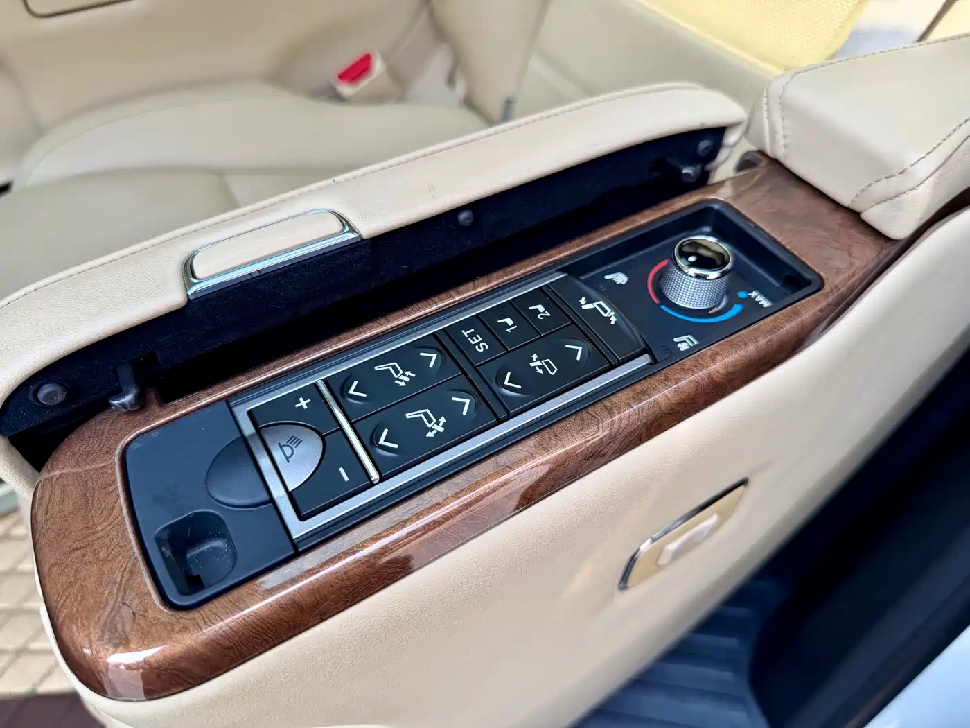 Toyota Alphard 2015 3.5L Premium Edition фото 21