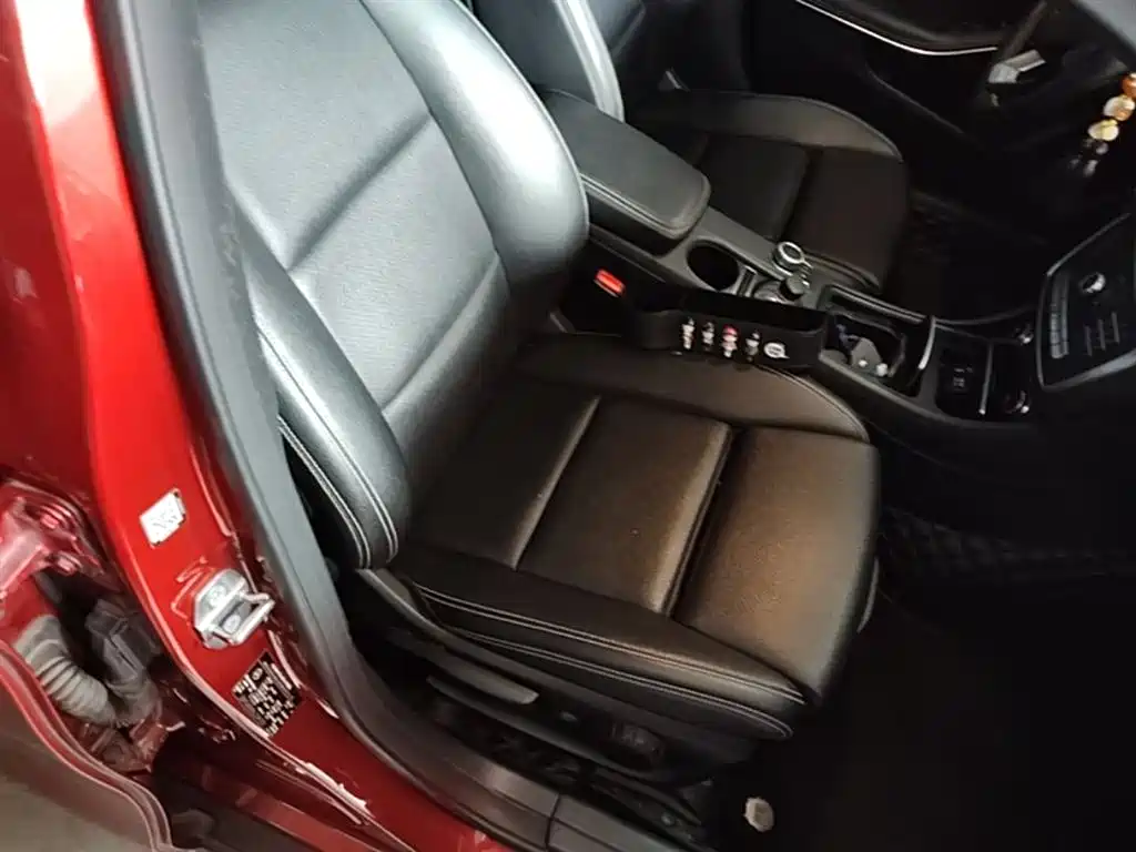 Mercedes-Benz GLA 2018 GLA 200 Dynamic фото 25