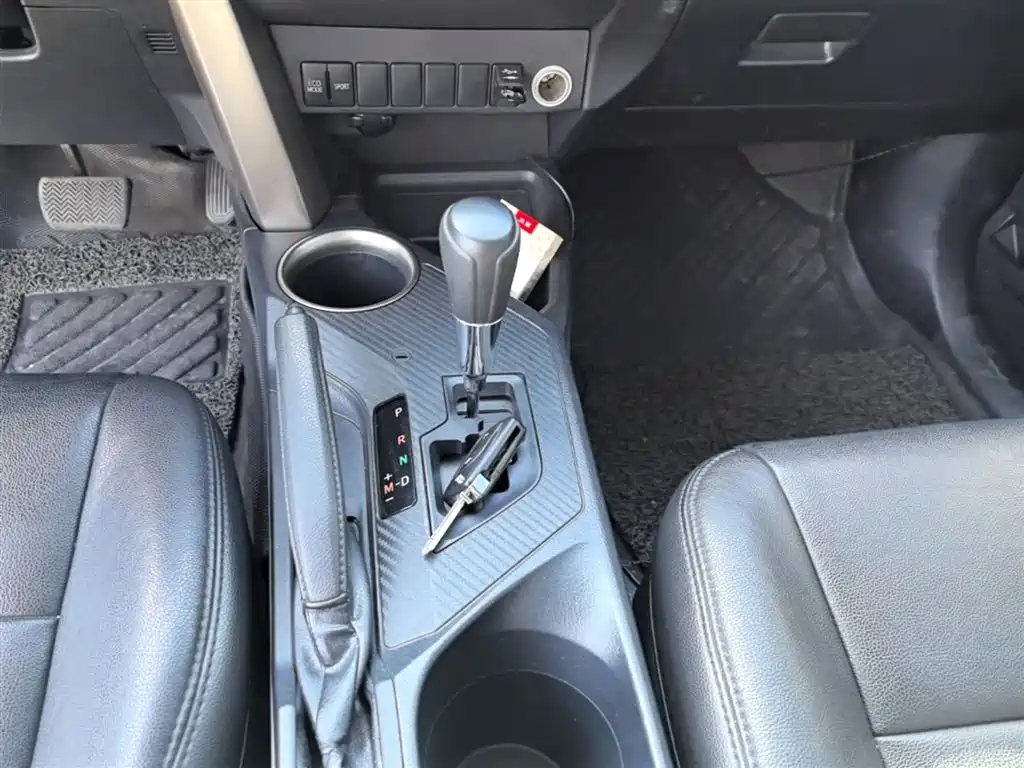 Toyota RAV4 Rongfang 2015 2.0L CVT 2WD Trend Edition фото 14