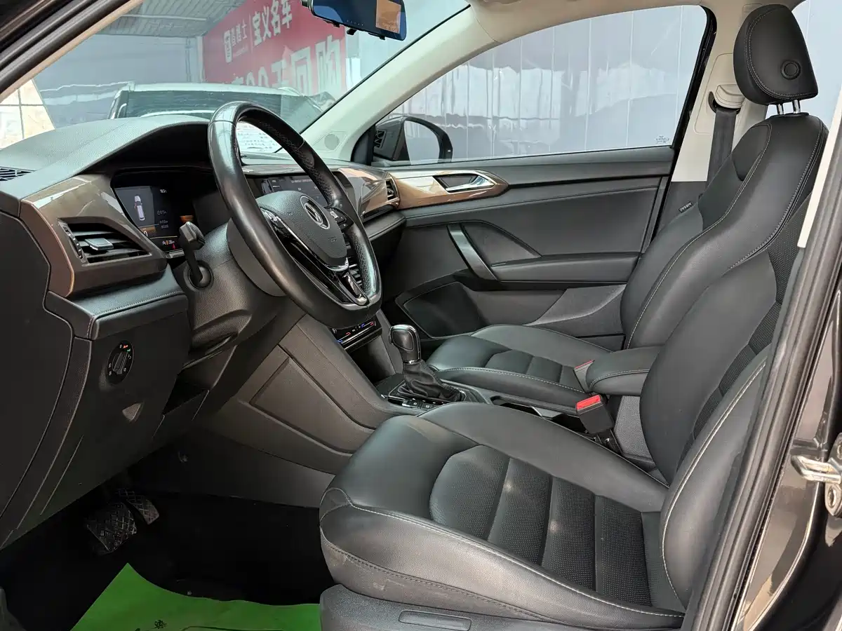 Volkswagen Tharu 2022 280TSI FWD Luxury Edition фото 7