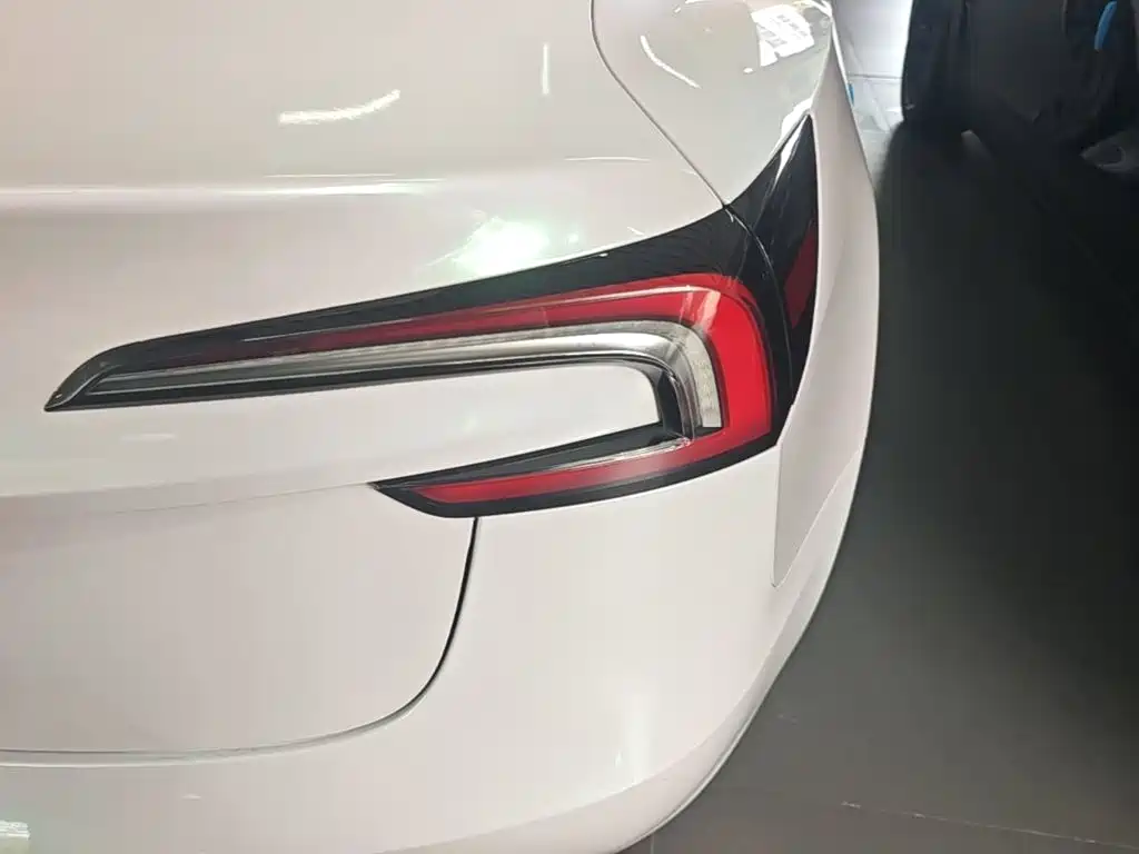 Фото 8 - Tesla Model 3