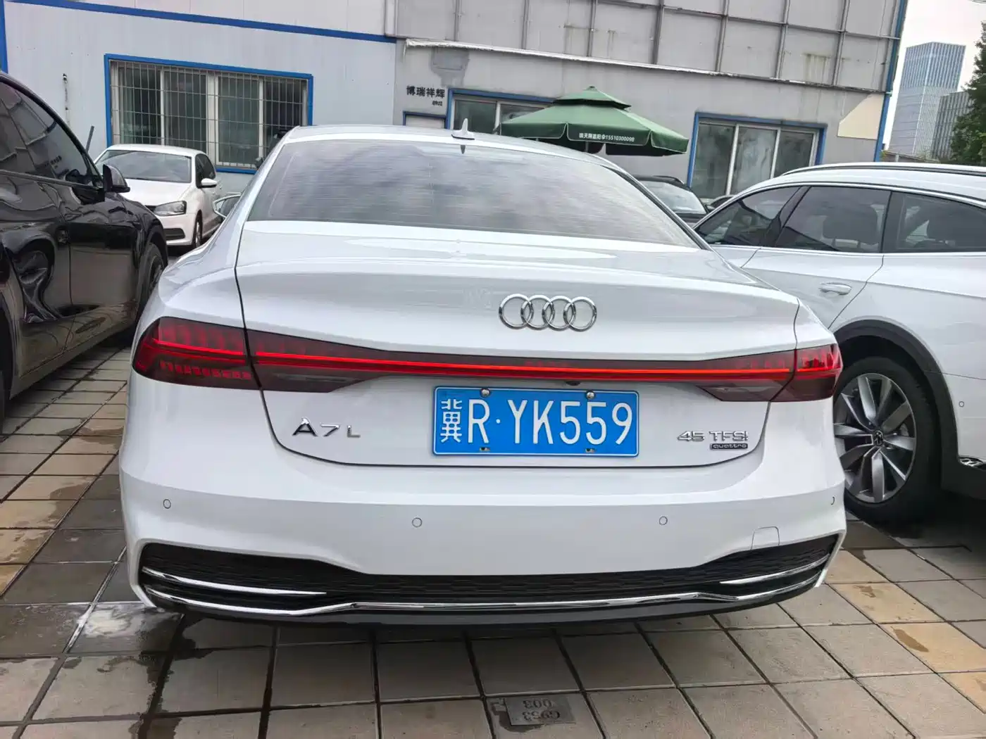 Фото 6 - Audi A7L