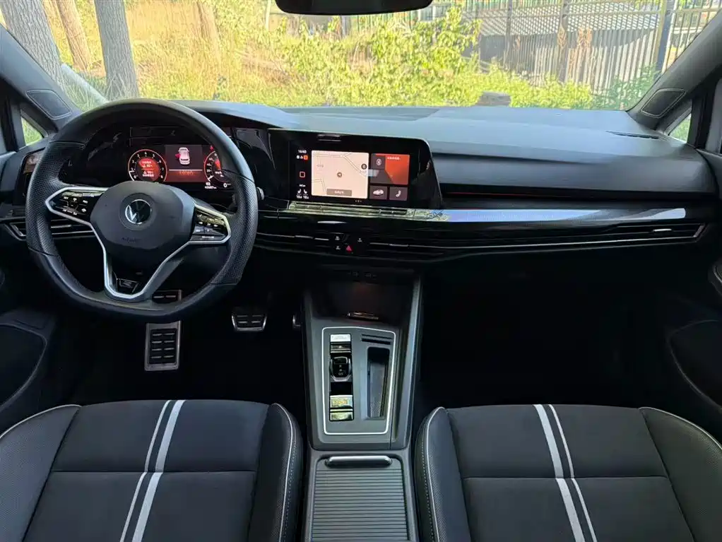 Volkswagen Golf 2021 280TSI DSG R-Line фото 20