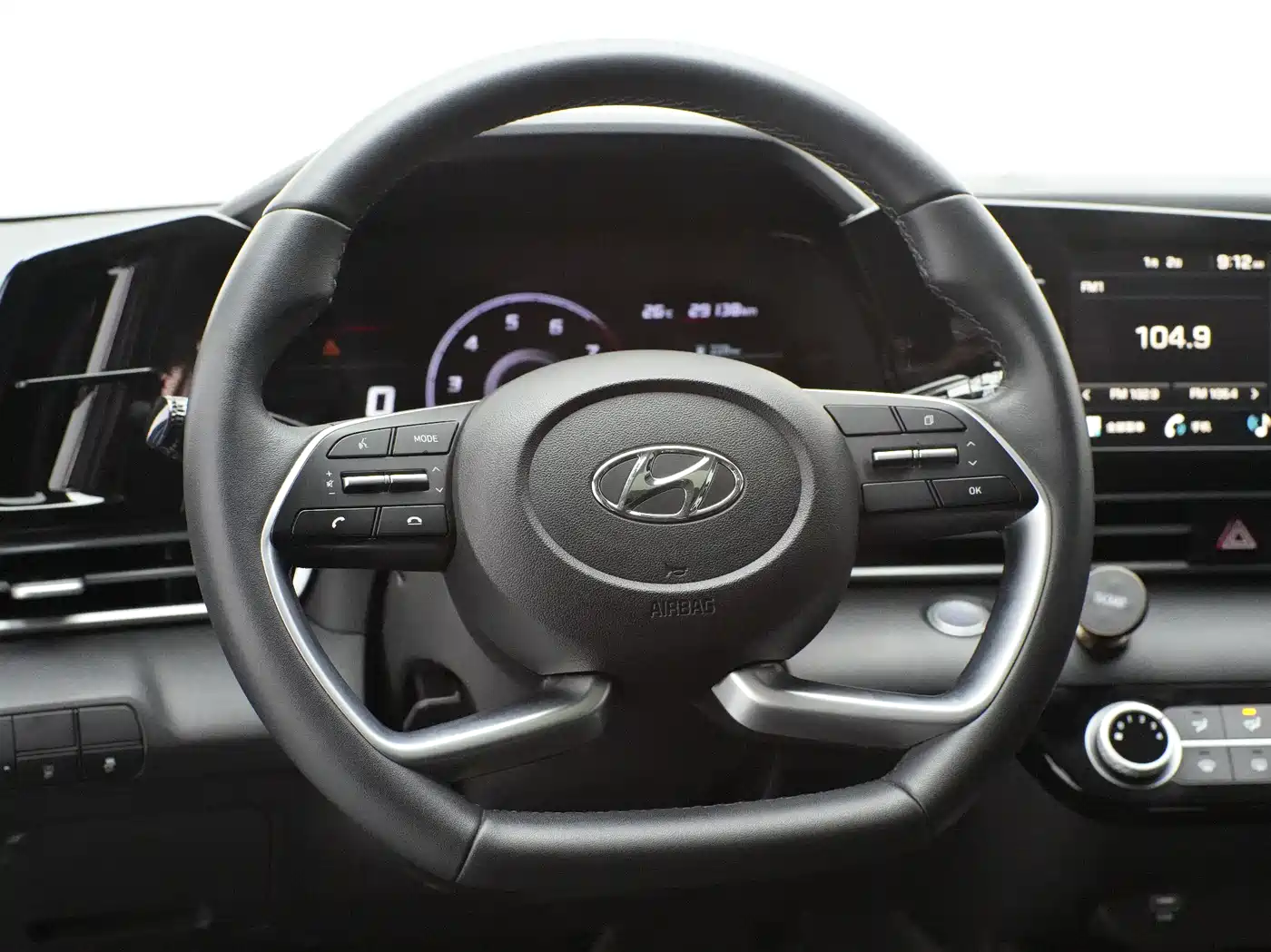 Hyundai Elantra 2022 1.5L CVT GLX Elite Edition фото 15