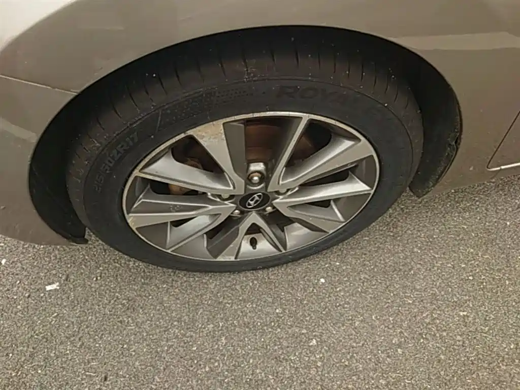 Hyundai Langdong 2015 1.6L Auto Exclusive фото 23