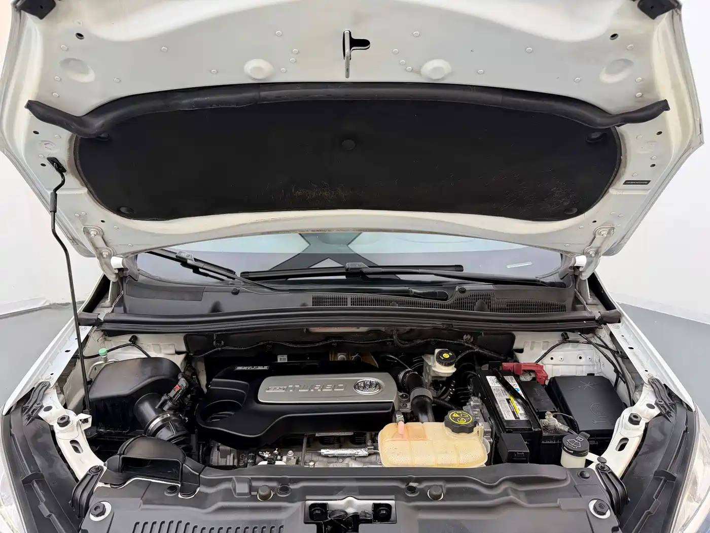 Buick Encore 2014 1.4T Automatic 2WD Urban Elite фото 17