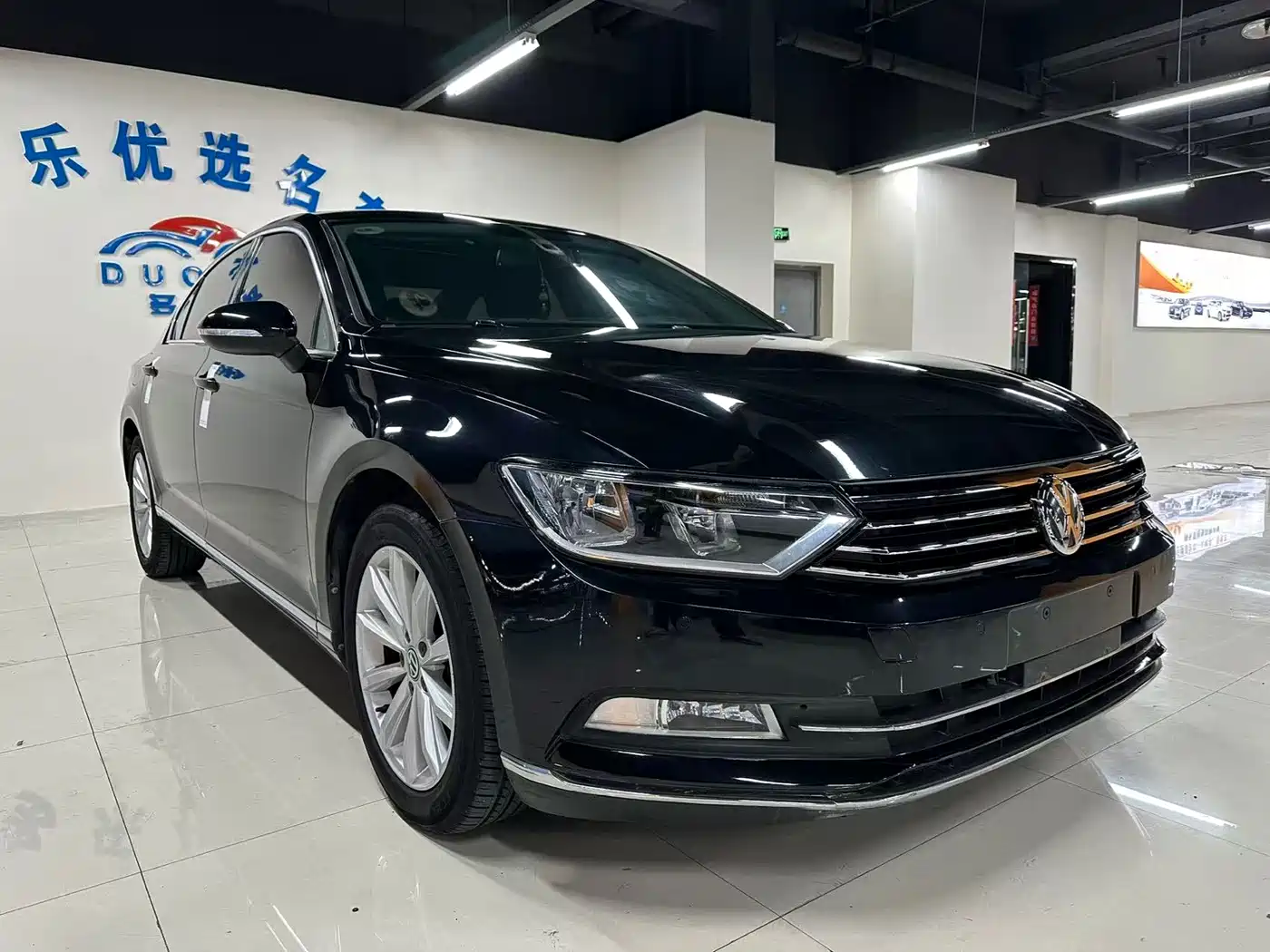 Volkswagen Magotan 2018 330TSI DSG Leading фото 3