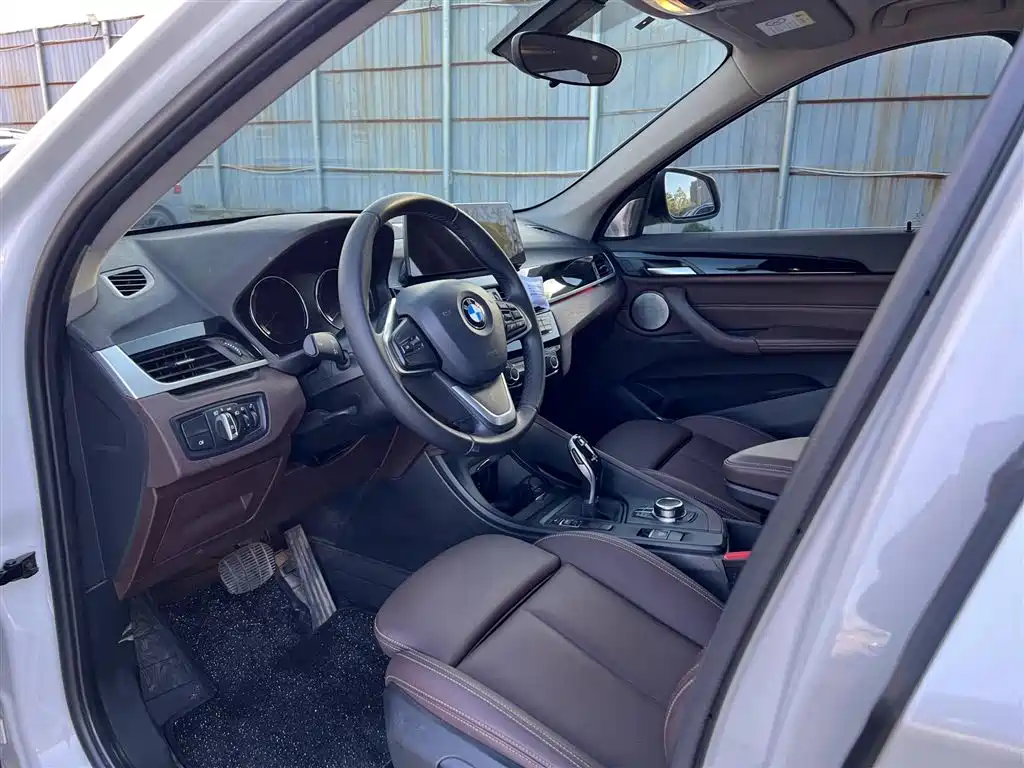 BMW X1 2022 sDrive20Li Fashion фото 11