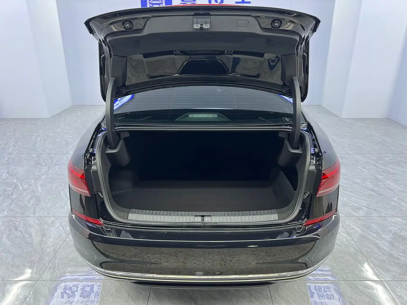 Volkswagen Passat 2023 Facelift 280TSI Business Edition фото 19