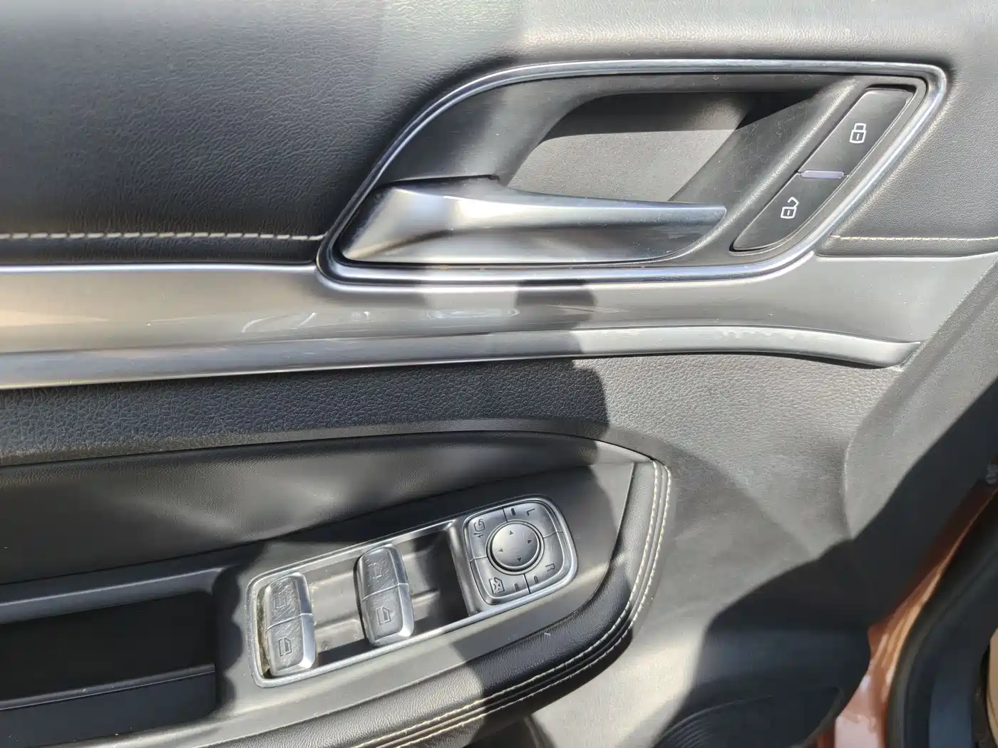 Roewe RX8 2019 2018 30T 2WD Flagship Edition